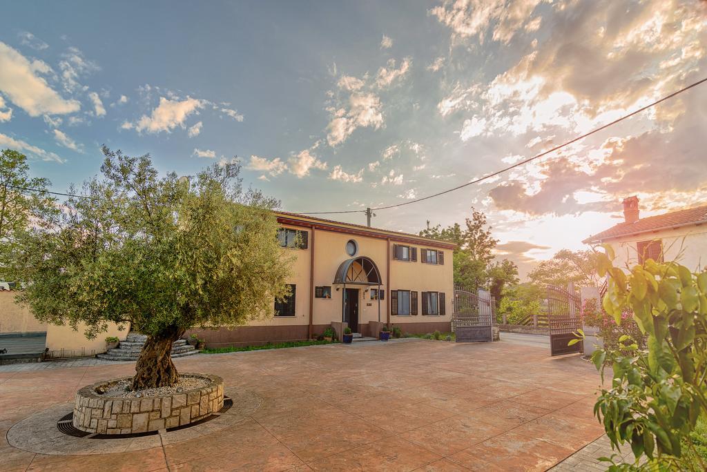 Hotel Stara Sola - Oleander Resort Korte Екстер'єр фото